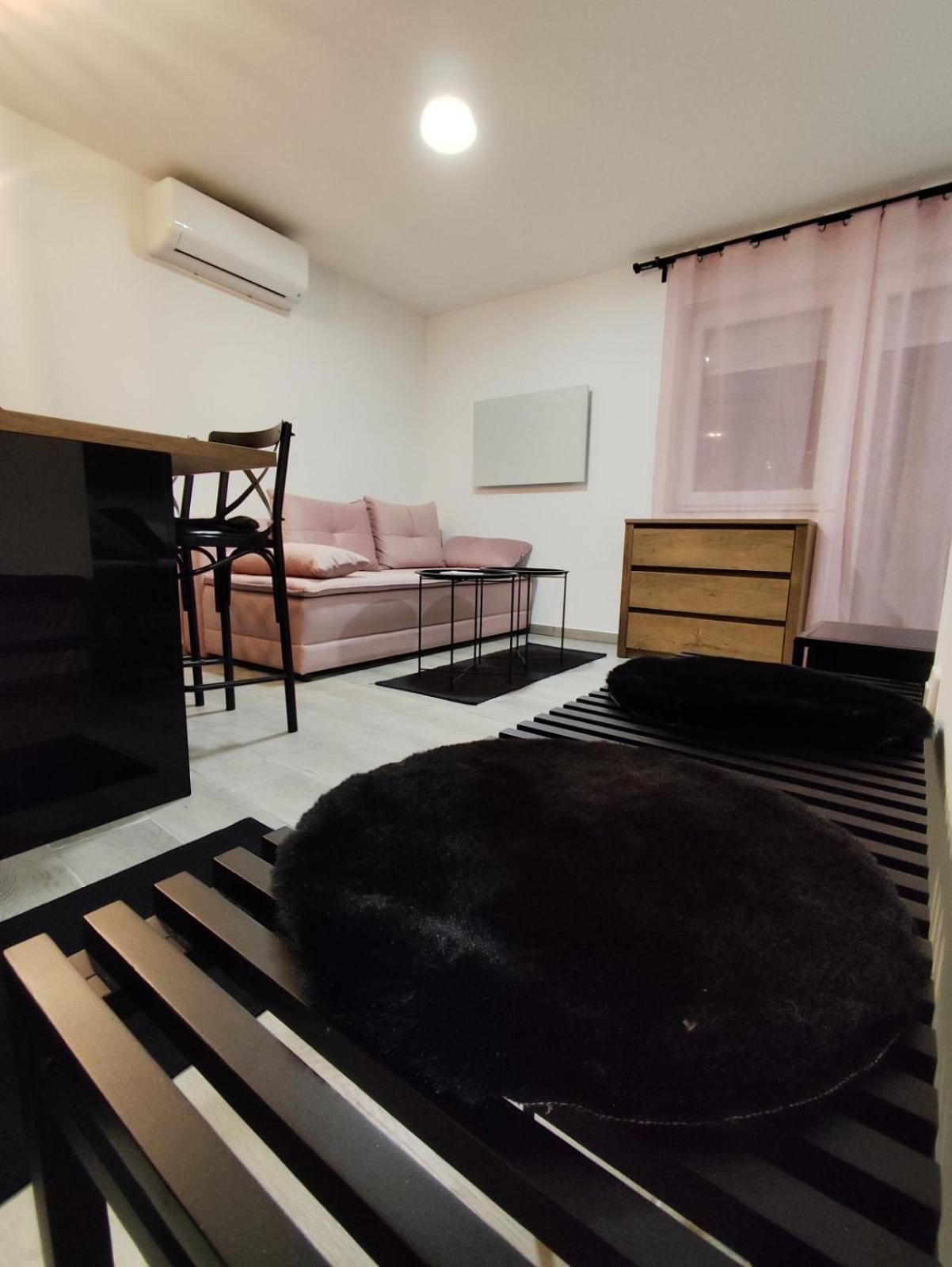 Oniks Apartment Lipik Екстериор снимка